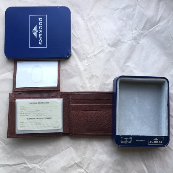 NWOT Dockers Brown Leather Pocketmate Wallet Bill - Picture 2 of 5